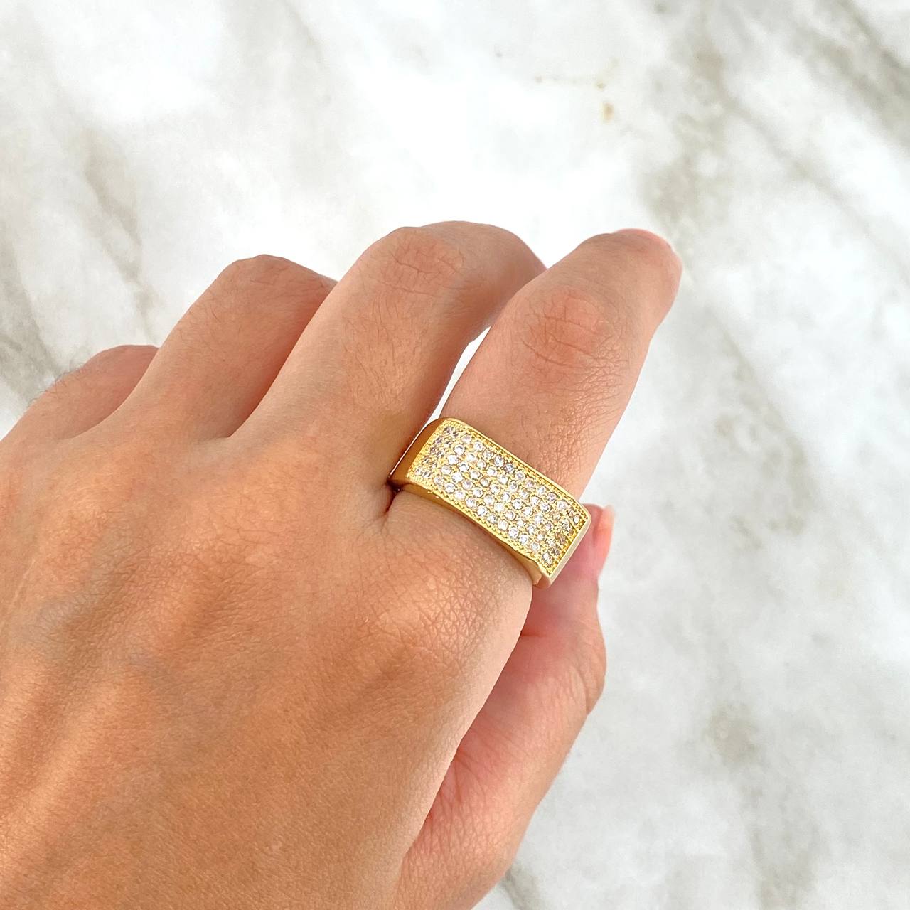 Anillo Rectangular 6.3gr / T9 1/4 / Circones Blancos Oro Amarillo ©