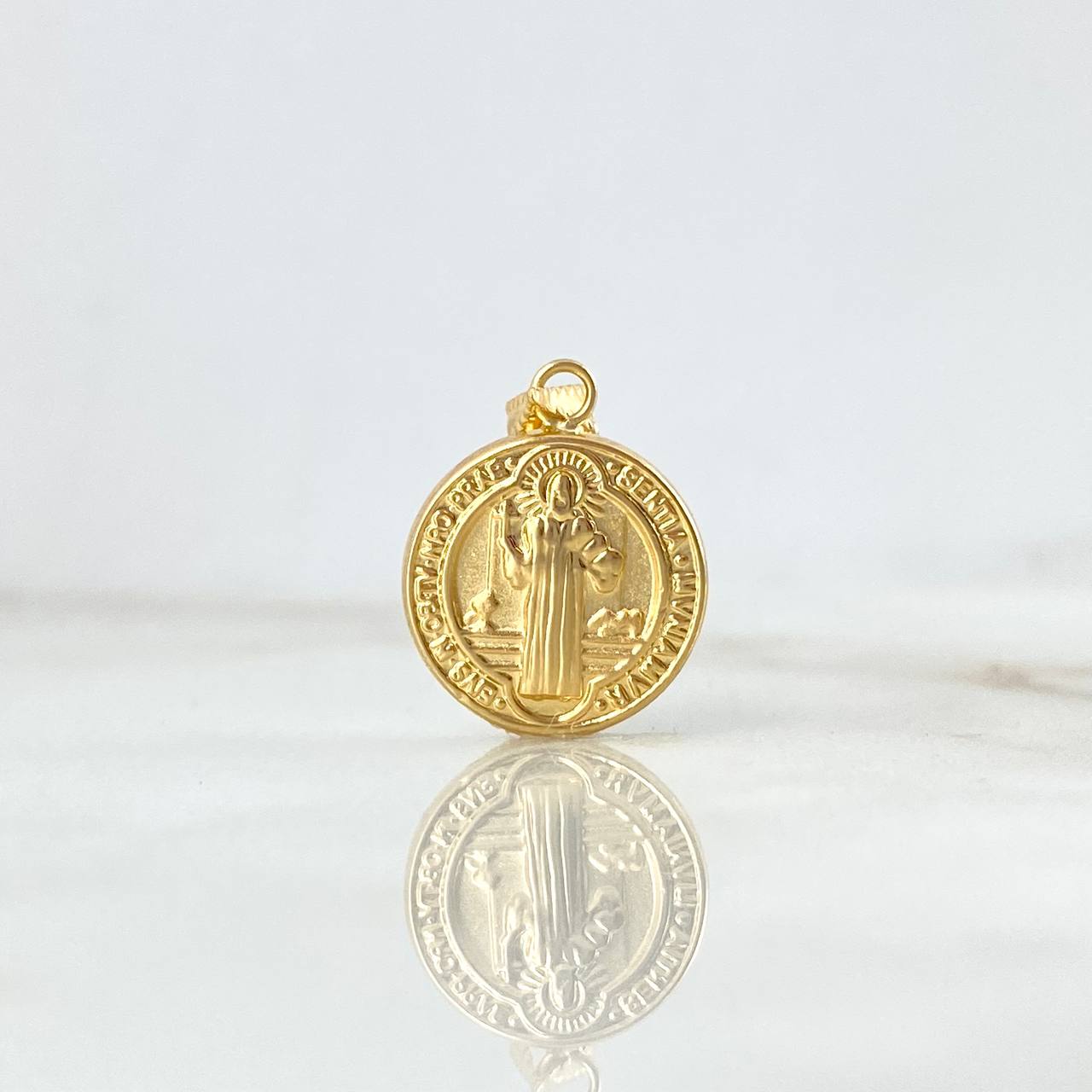 Dije San Benito 0.8gr / 2cm / Troquelado Oro Amarillo 18K