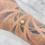 Charm Sun 0.4gr / 1.5cm / Yellow Gold ©