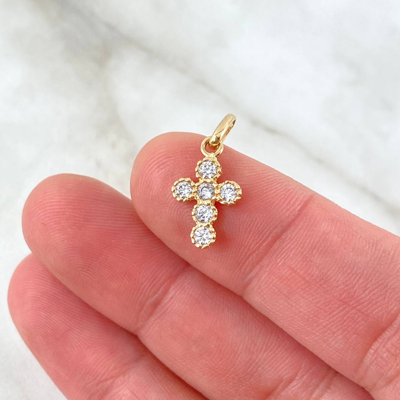 Dije Cruz Tupida 1gr / 2cm / Circones Blancos Oro Amarillo 18K