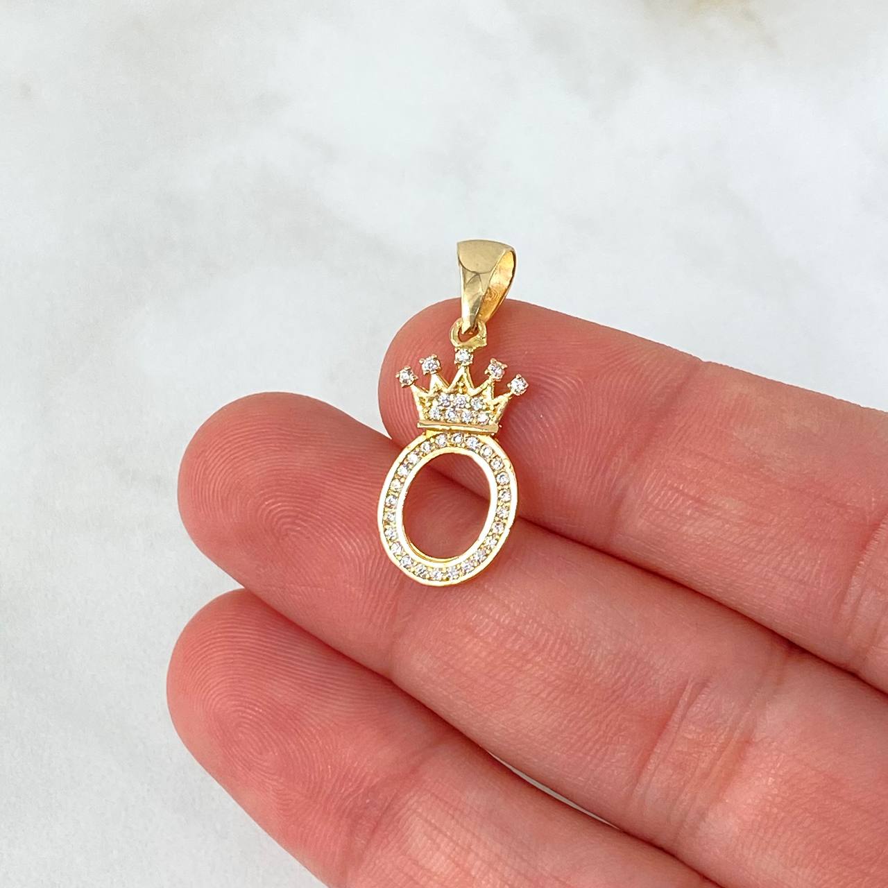 Pendant Letter O Crown 1.35gr / 2.6cm / White Zircons 18K Yellow Gold