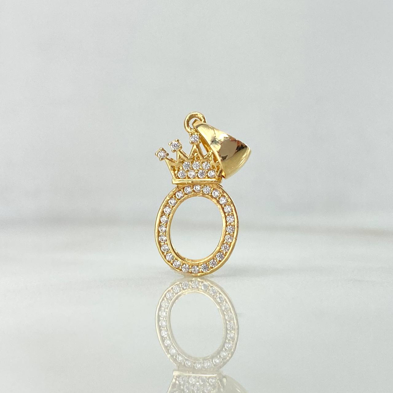 Pendant Letter O Crown 1.45gr / 2.6cm / White Zircons Yellow Gold