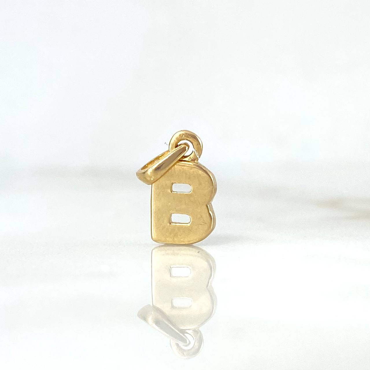 Pendant Letter B Polished 0.7gr / 1.4cm / Yellow Gold