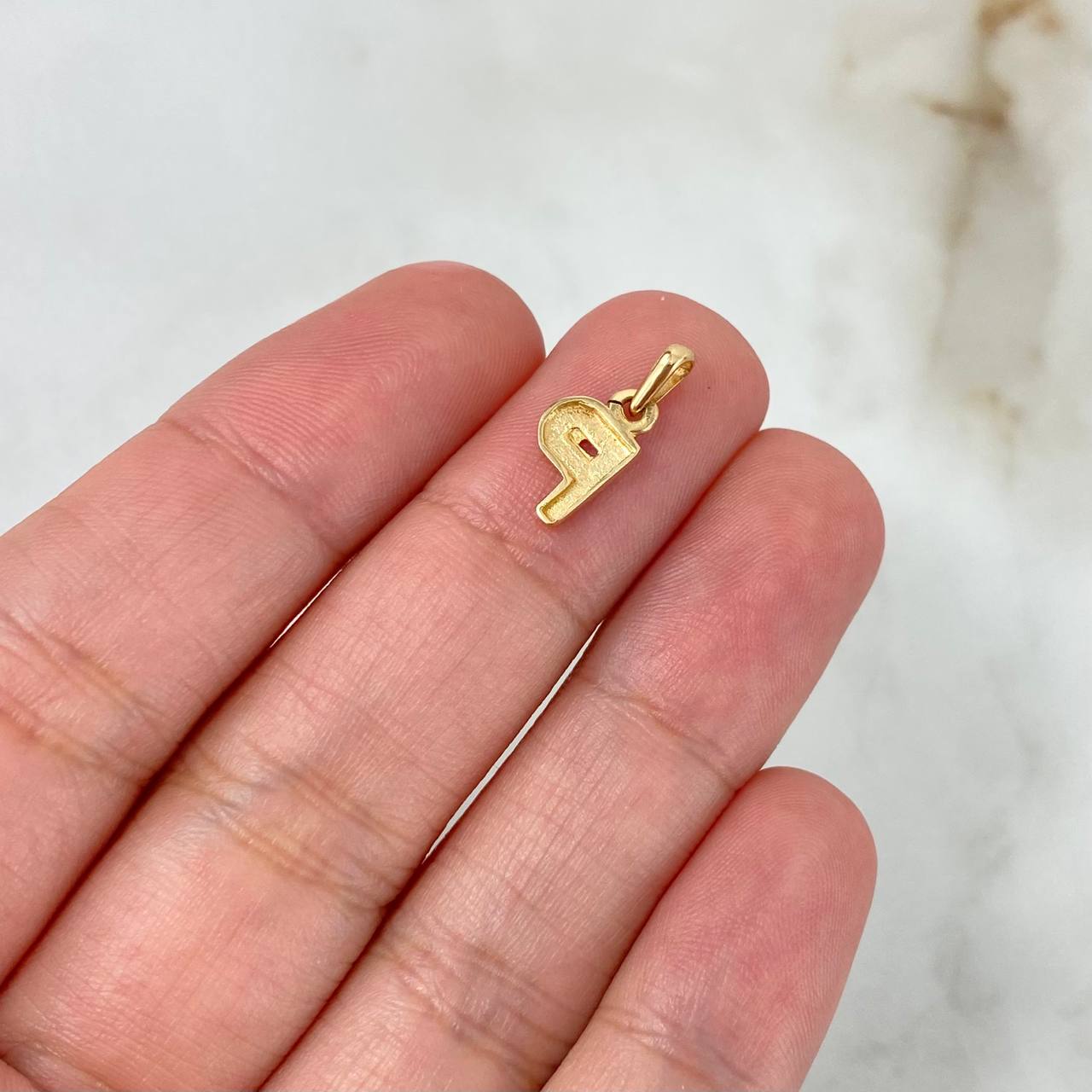 Pendant Letter P Polished 0.55gr / 1.4cm / Yellow Gold