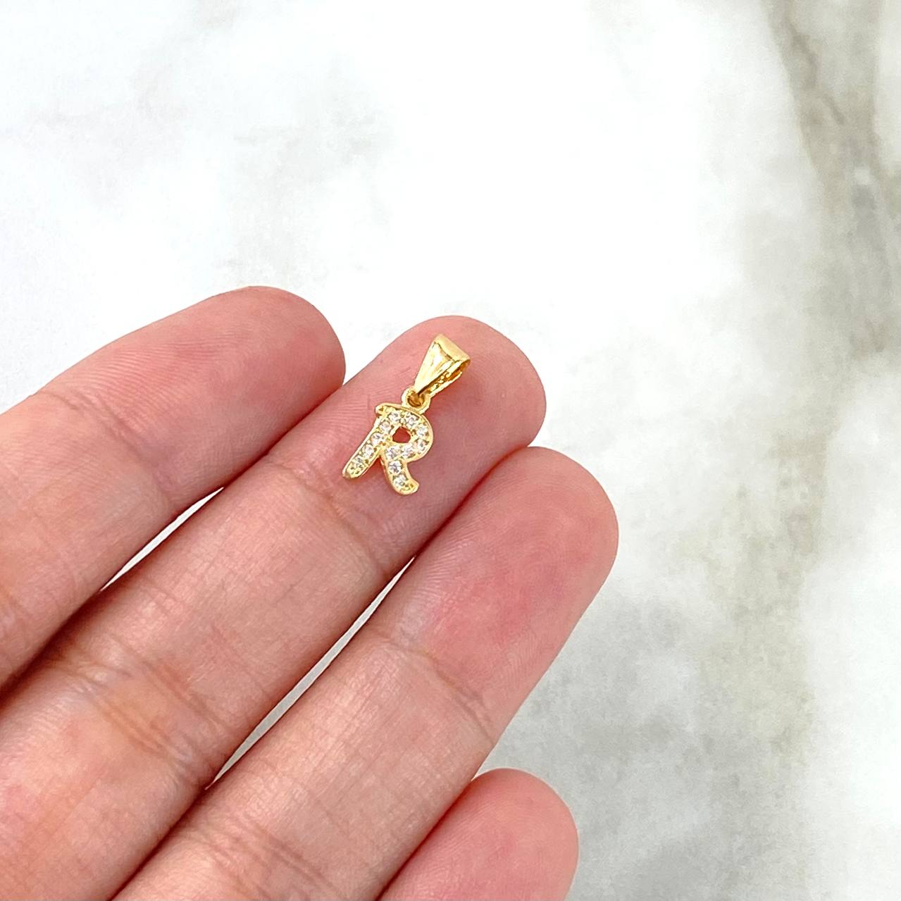 Pendant Letter R Silhouette 0.75gr / 1.5cm / White Zircons 18K Yellow Gold