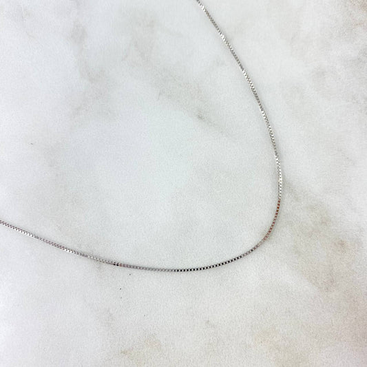Cadena Veneciana 2.1gr / 15 3/4 in / 0.9mm Oro Blanco +3 18K *