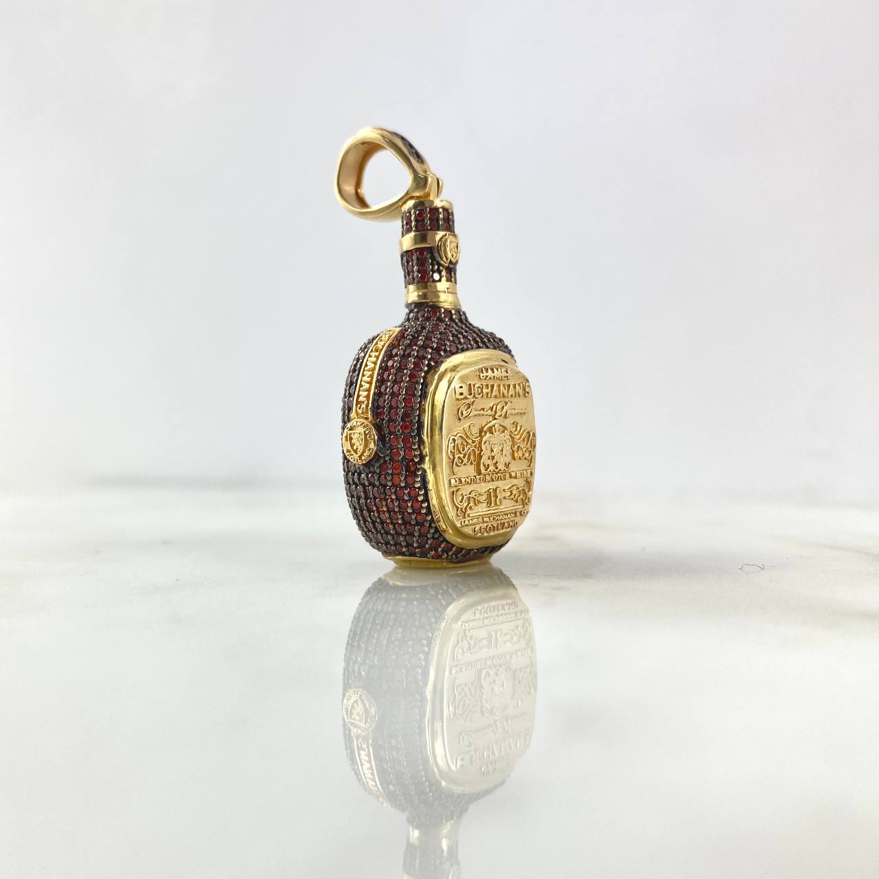 Pendant Botella Buchanan's 22.75gr / 4.8cm / Orange Zircons Yellow Gold ©