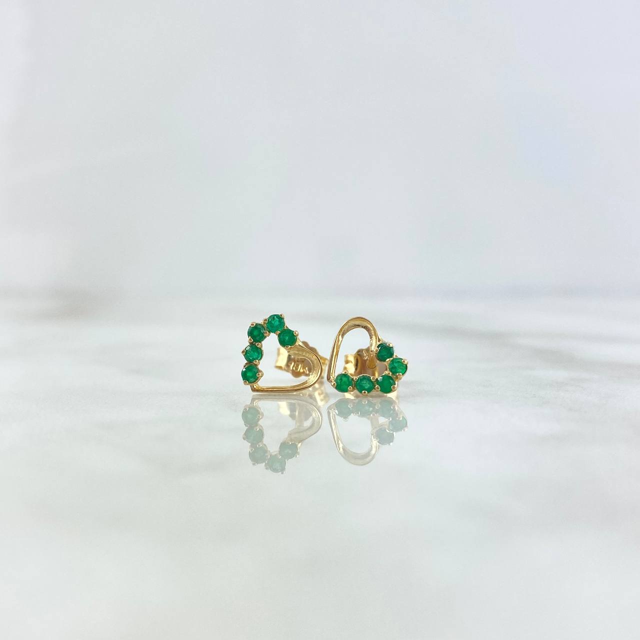 Stud Earrings Heart Silhouette 1.15gr / 0.9cm / Half Emeralds 20pts Lobster Claw Yellow Gold Butterfly (Jewel)