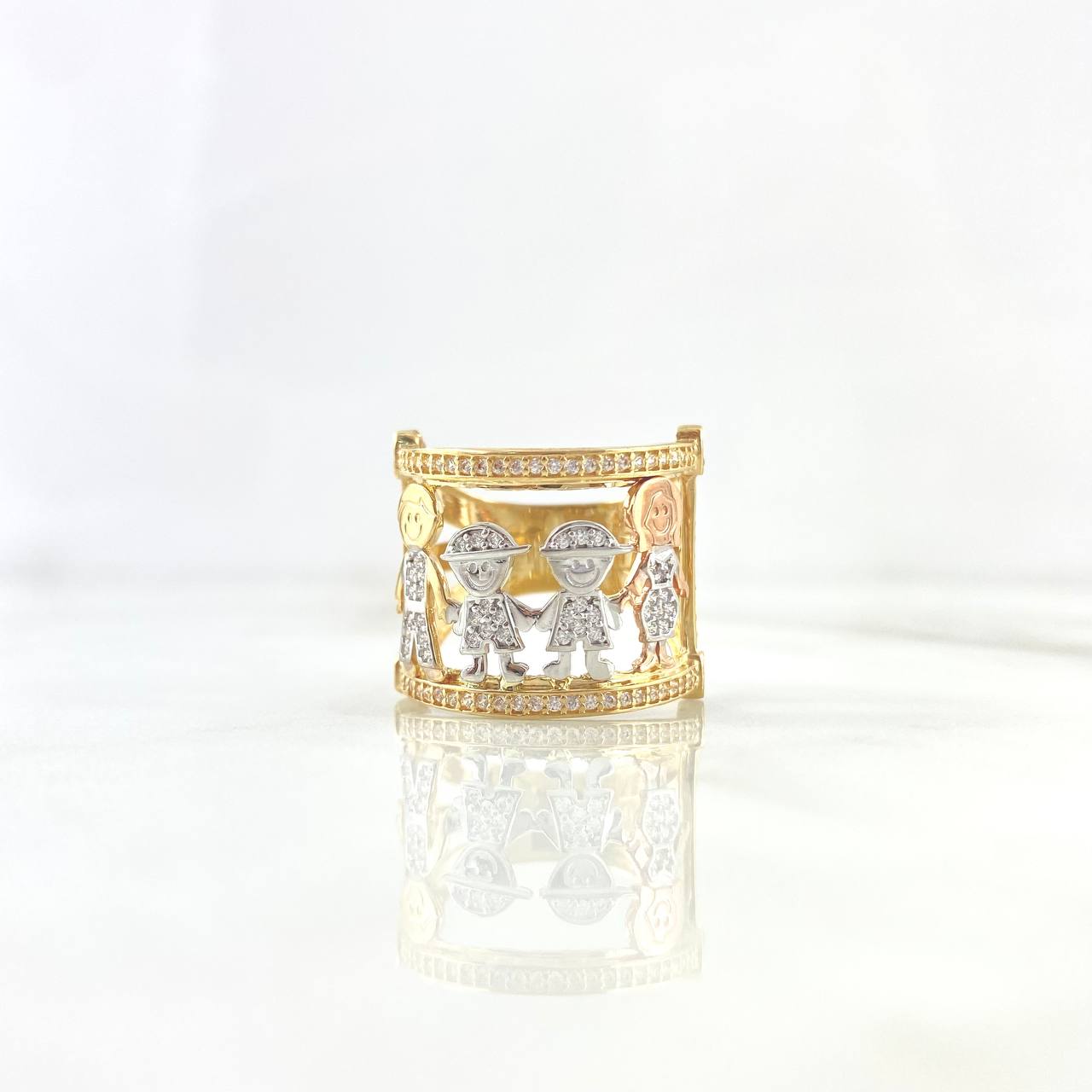 Family Ring 7.9gr / Size 7 1/2 / White and Fuchsia Zircons Three Golds