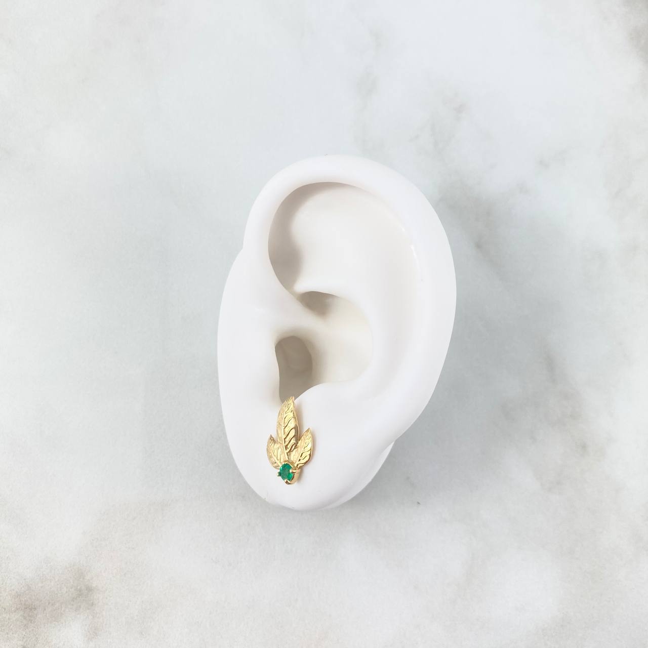 Stud Earrings Triple Leaf 2.3gr / 1.4cm / Emeralds 18pts - Lobster Claw Yellow Gold Butterfly (Jewel) *