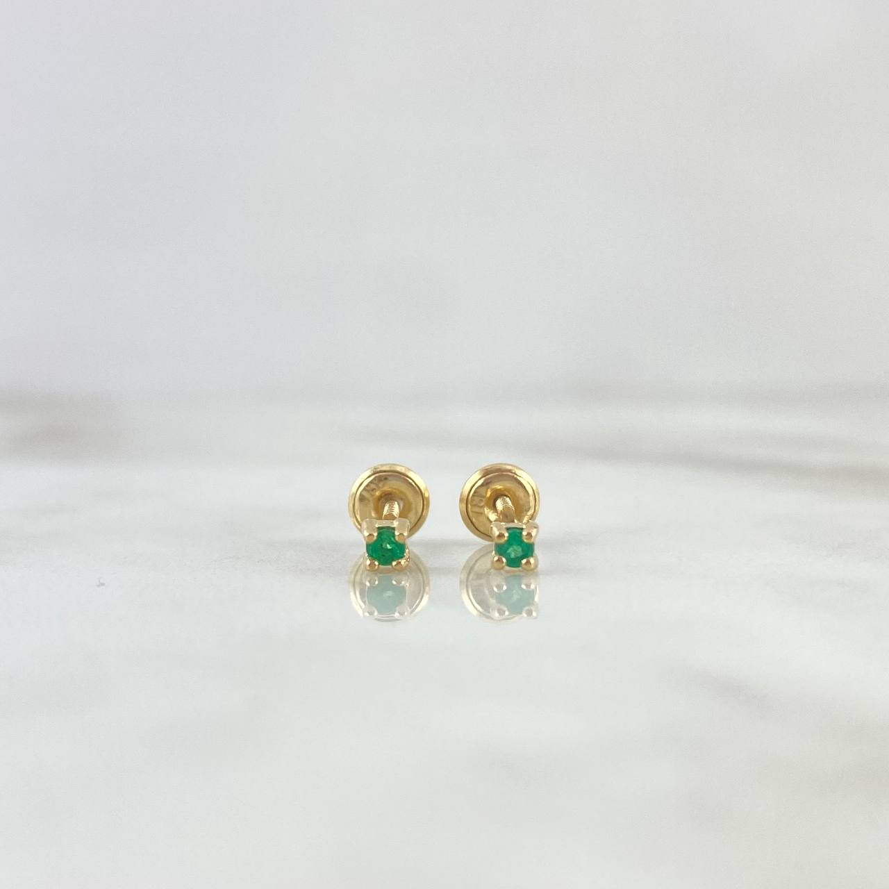 Stud Earrings 0.6gr / 1.8mm Emerald 4 pts Yellow Gold (Jewel) ©