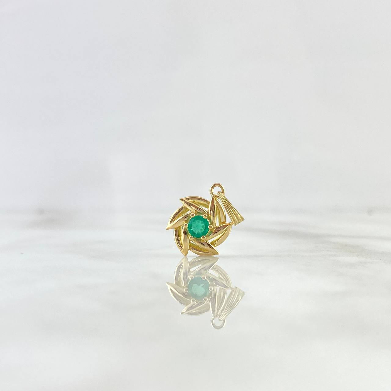 Dije Helice 2gr / 2.1cm / Esmeralda 30pts Oro Amarillo (Joya) *