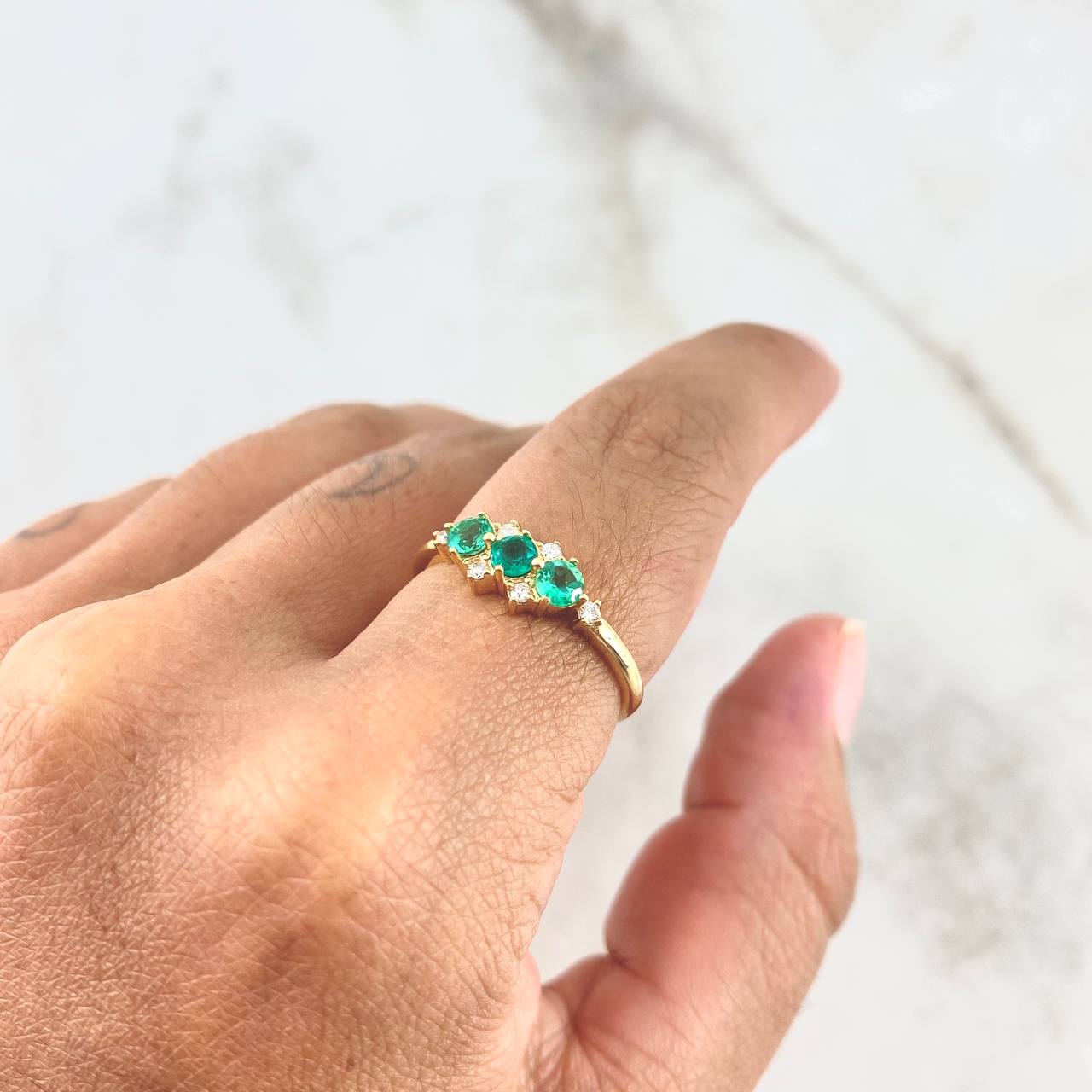 Trio Sparkling Ring 2.4gr / Size 7 1/2 / Emeralds 26pts - White Diamonds 12pts Yellow Gold (Jewel)