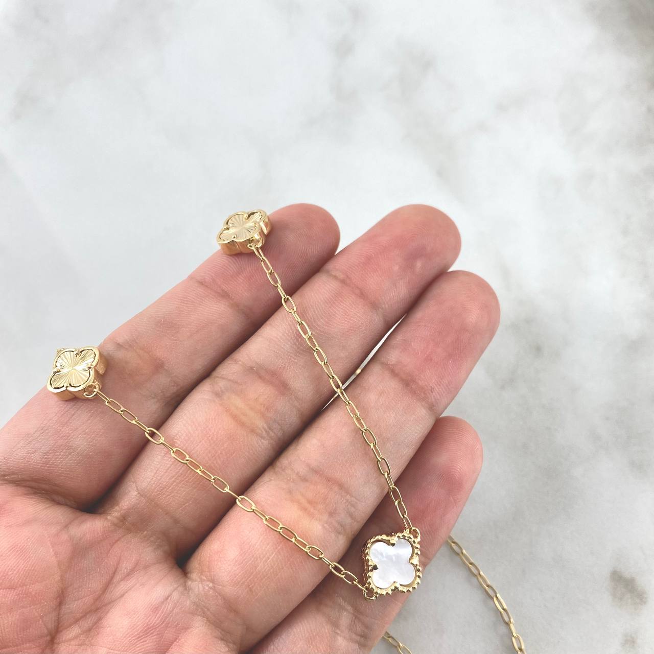 Classic Link Chain Trébol VCyA 7.4gr / 45cm / 10mm White Pearl Dotted - Diamond Cut Smooth Yellow Gold