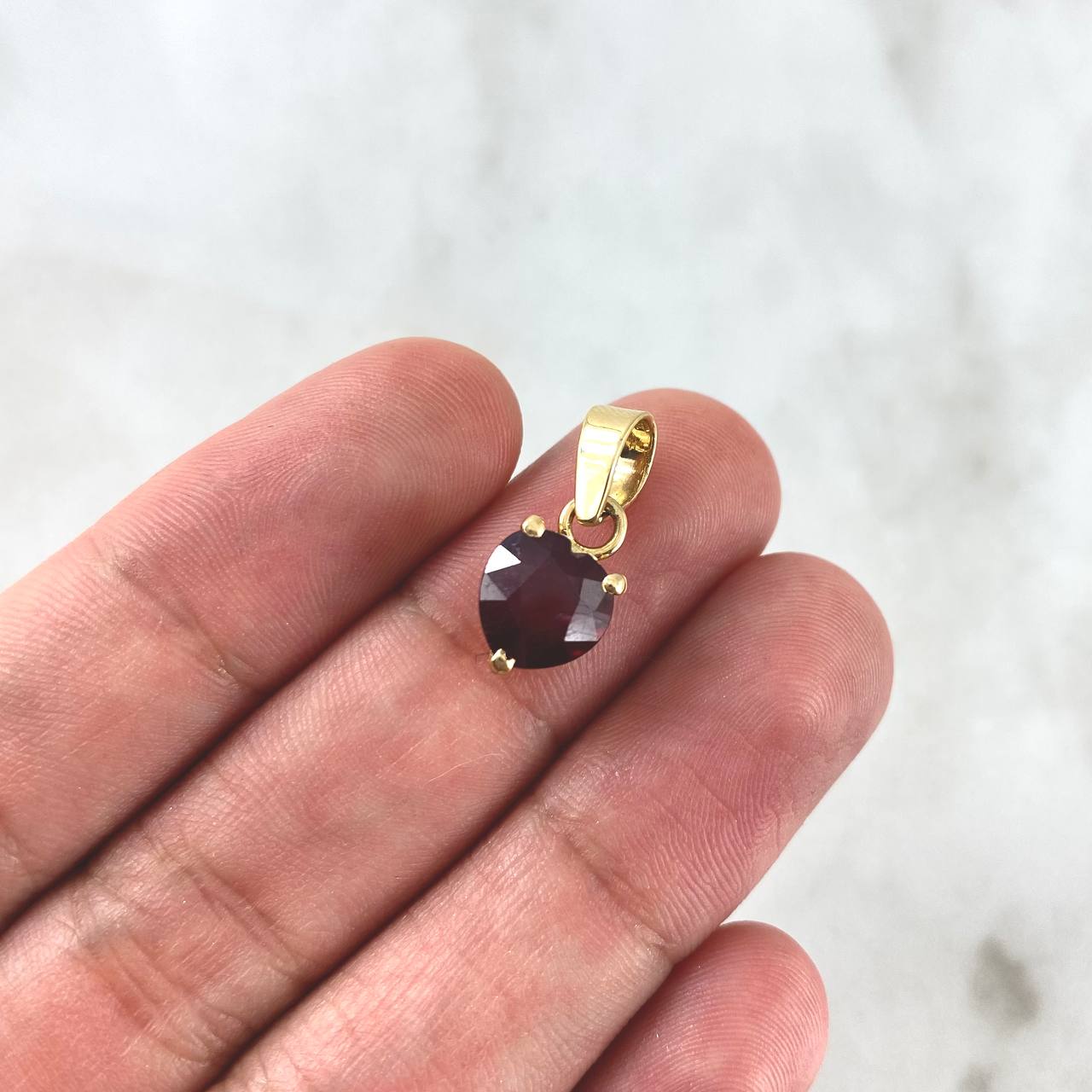 Pendant Heart 1.85gr / 1.8cm / Ruby 2.81 qts Yellow Gold (Jewel) ©