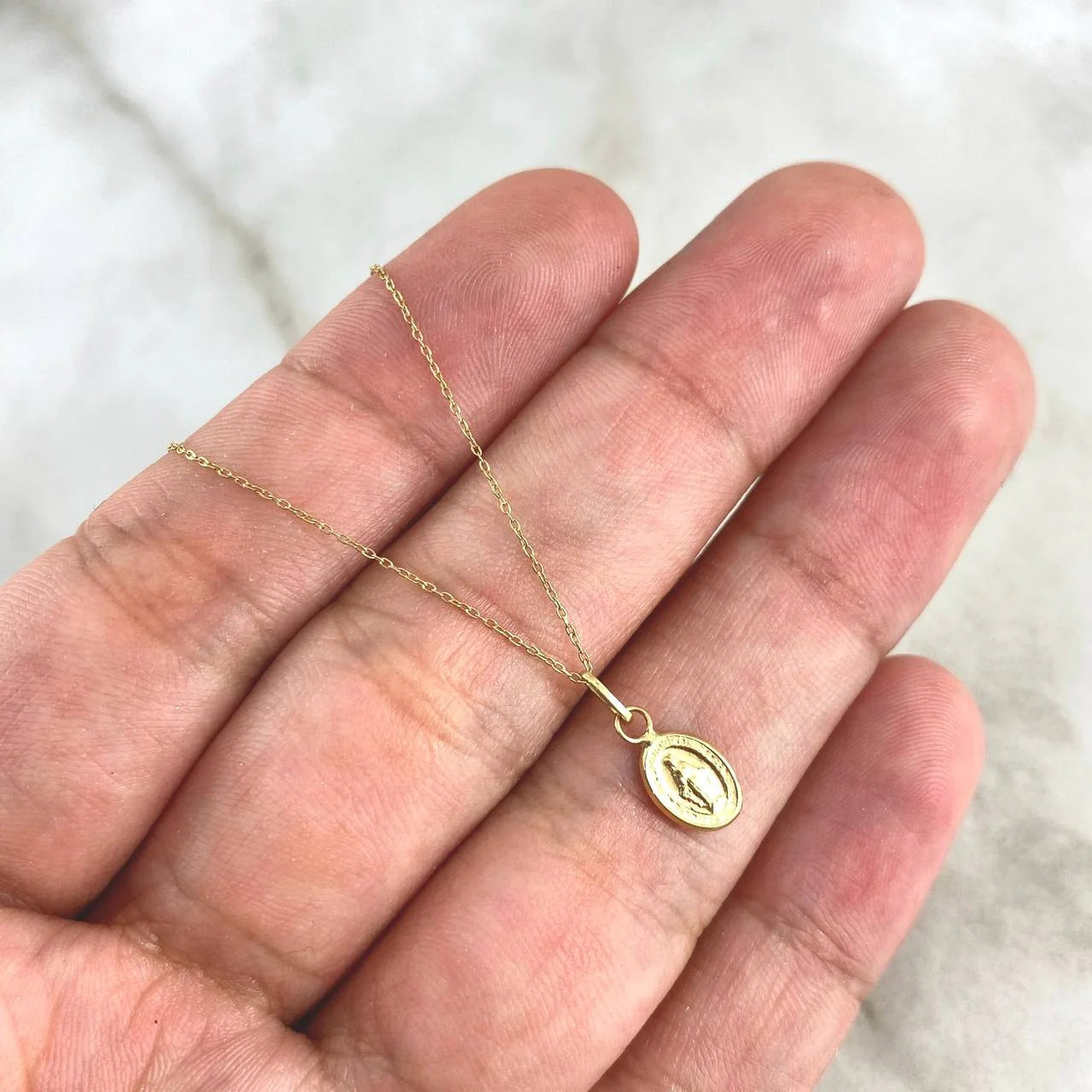 Set Cadena Aro Seguido + Dije Dije Virgen De La Milagrosa / 0,95gr / 17 3/4 in Oro Amarillo 18K