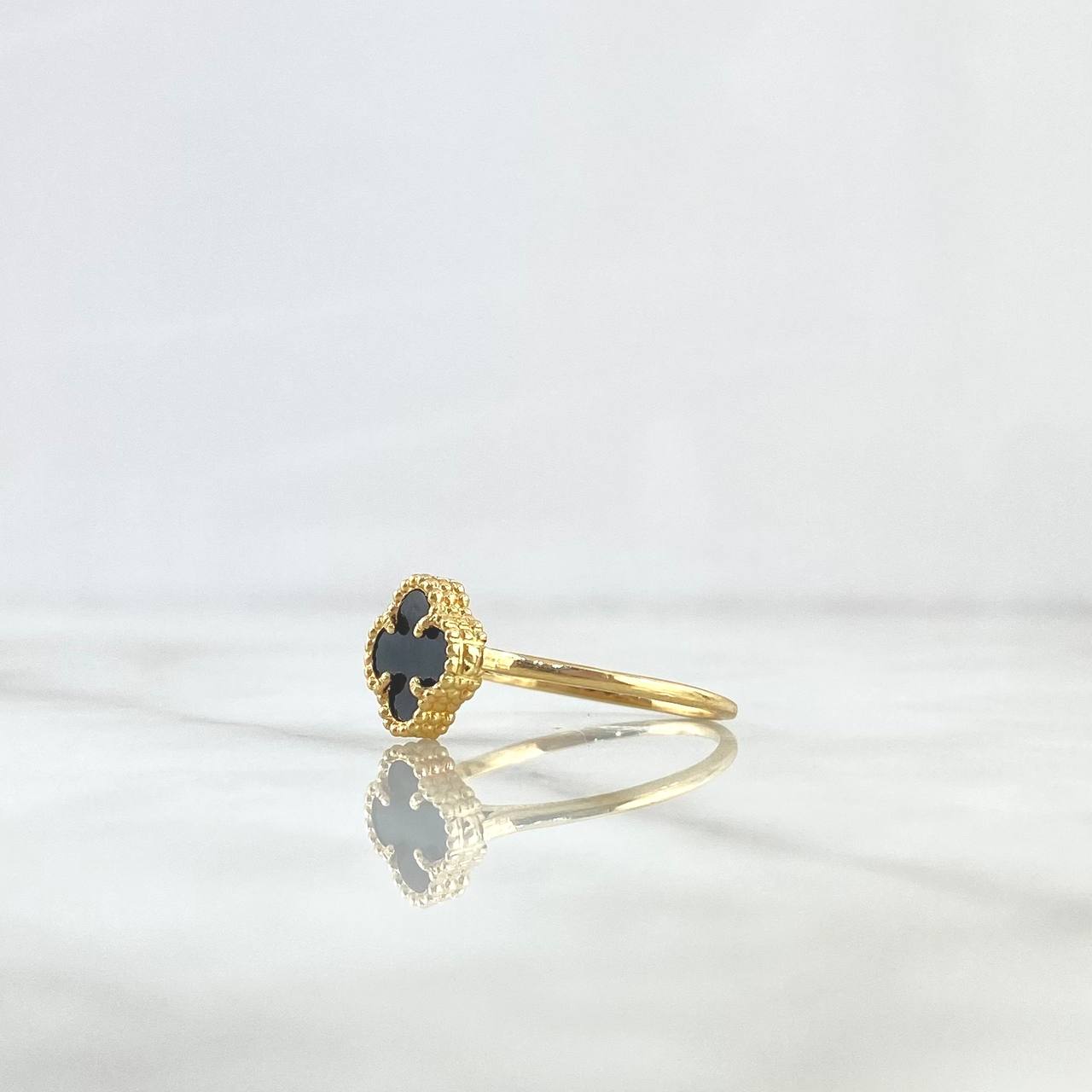 Anillo Trebol VCyA 2.3gr / T7 1/2 / Onix Negro Punteado Oro Amarillo 18K