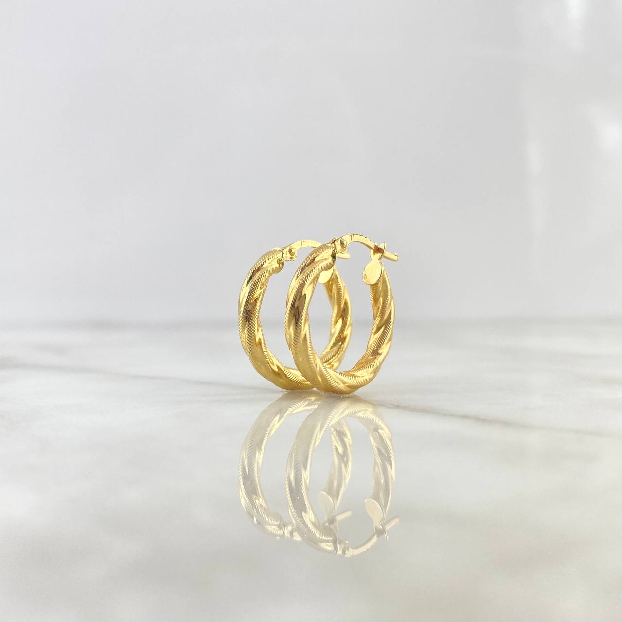 Candongas Sami 1.7gr / 1 in / Oro Amarillo 18K