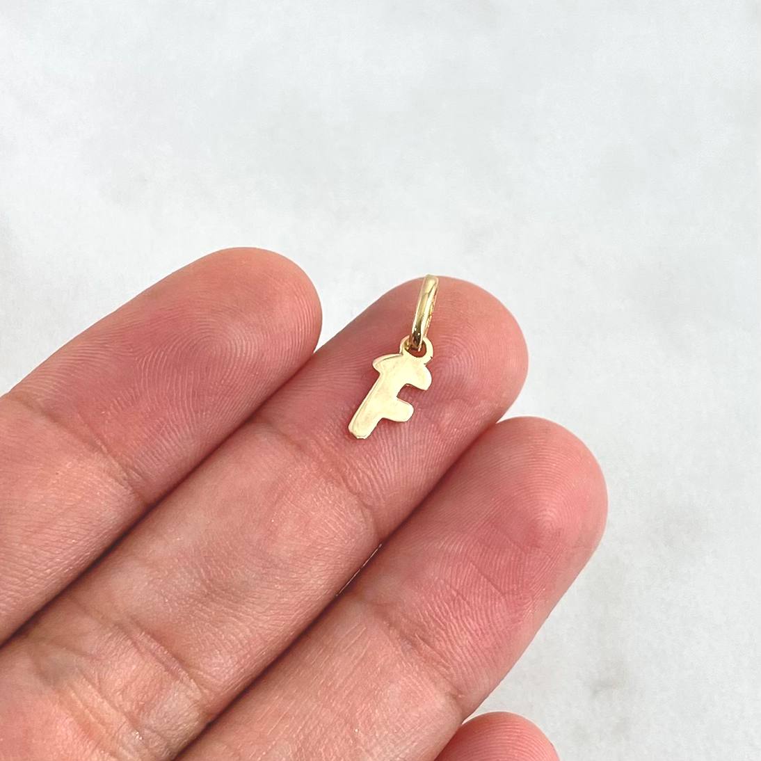 Pendant Letter F Italic 0.35gr / 1.5cm / Polished 18K Yellow Gold ©
