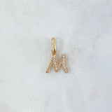 Dije Letra M Cursiva 0.6gr / 1.6cm / Circones Blancos Oro Amarillo 18K