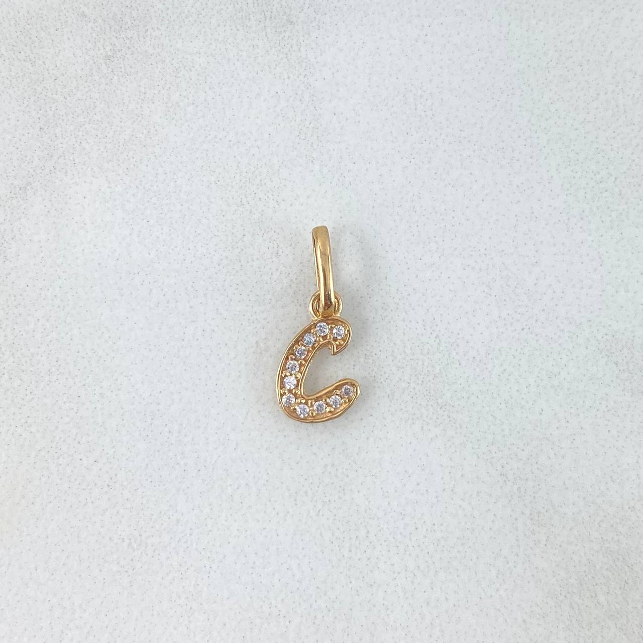 Dije Letra C Silueta 0.5gr / 1.6cm / Circones Blancos Oro Amarillo 18K ©