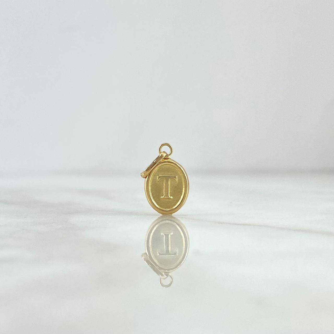 Pendant Oval T Letter 0.55gr / 1.8cm / Yellow Gold Stamped ©