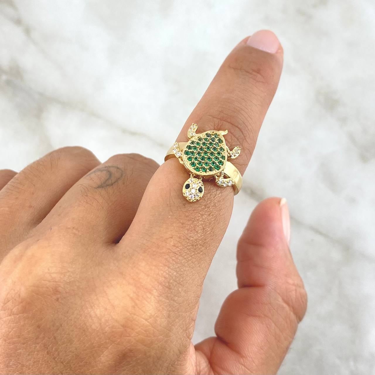 Reticulated Turtle Ring 3.65gr / Size 5 / White, Black, and Green Zircons Yellow Gold