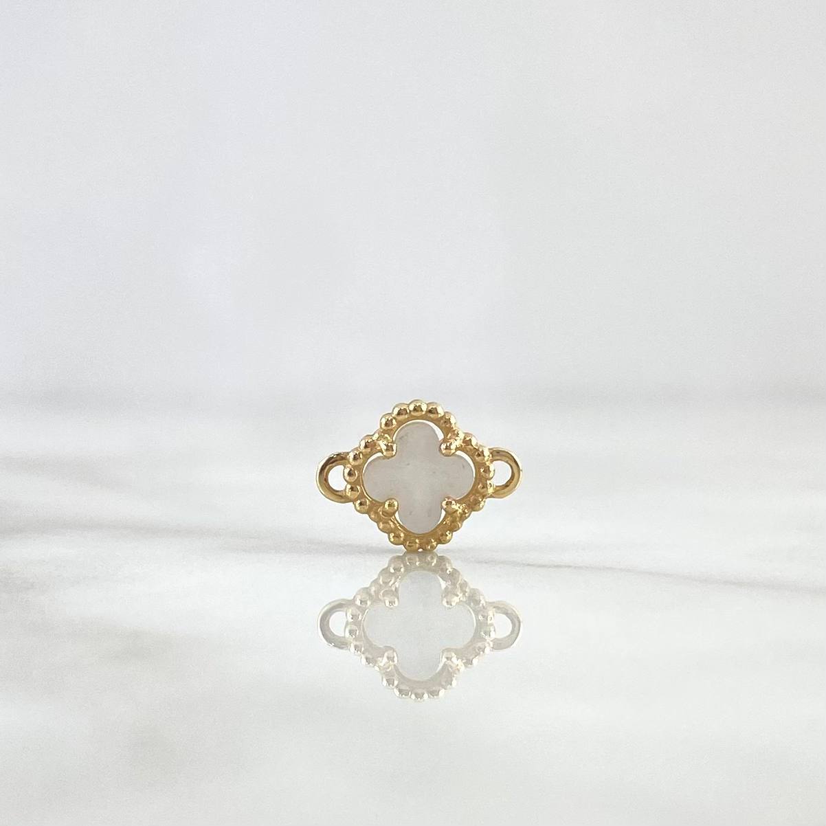 Charm Trébol VCyA 0.85gr / 1cm / White Pearl Dotted Yellow Gold