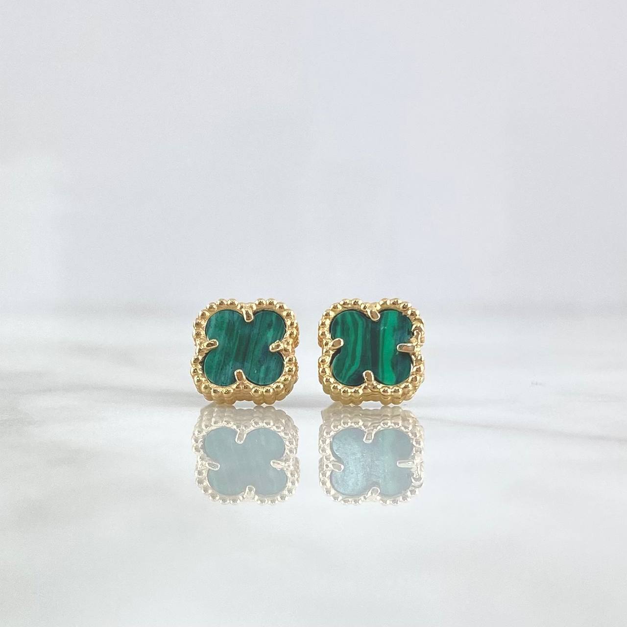 Topos Trébol VCyA 2.55gr / 1cm / Malaquita Verde Broche Mariposa Oro Amarillo 18K ©