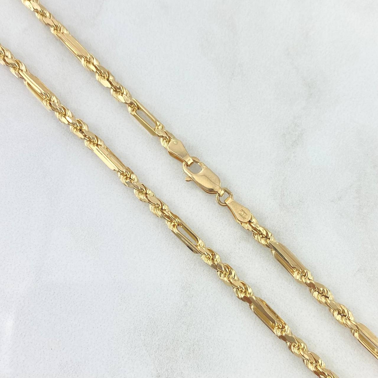 Cadena Lazo Especial 4.7gr / 19 3/4 in / 2.4mm Oro Amarillo +3 18K