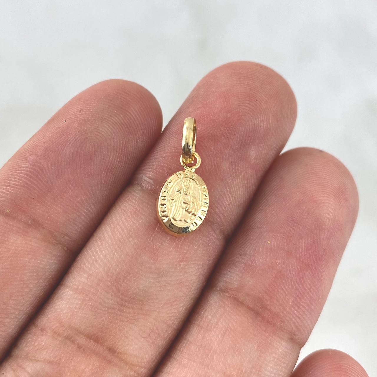 Pendant Virgen del Carmen 0.4gr / 1cm / Yellow Gold Stamped