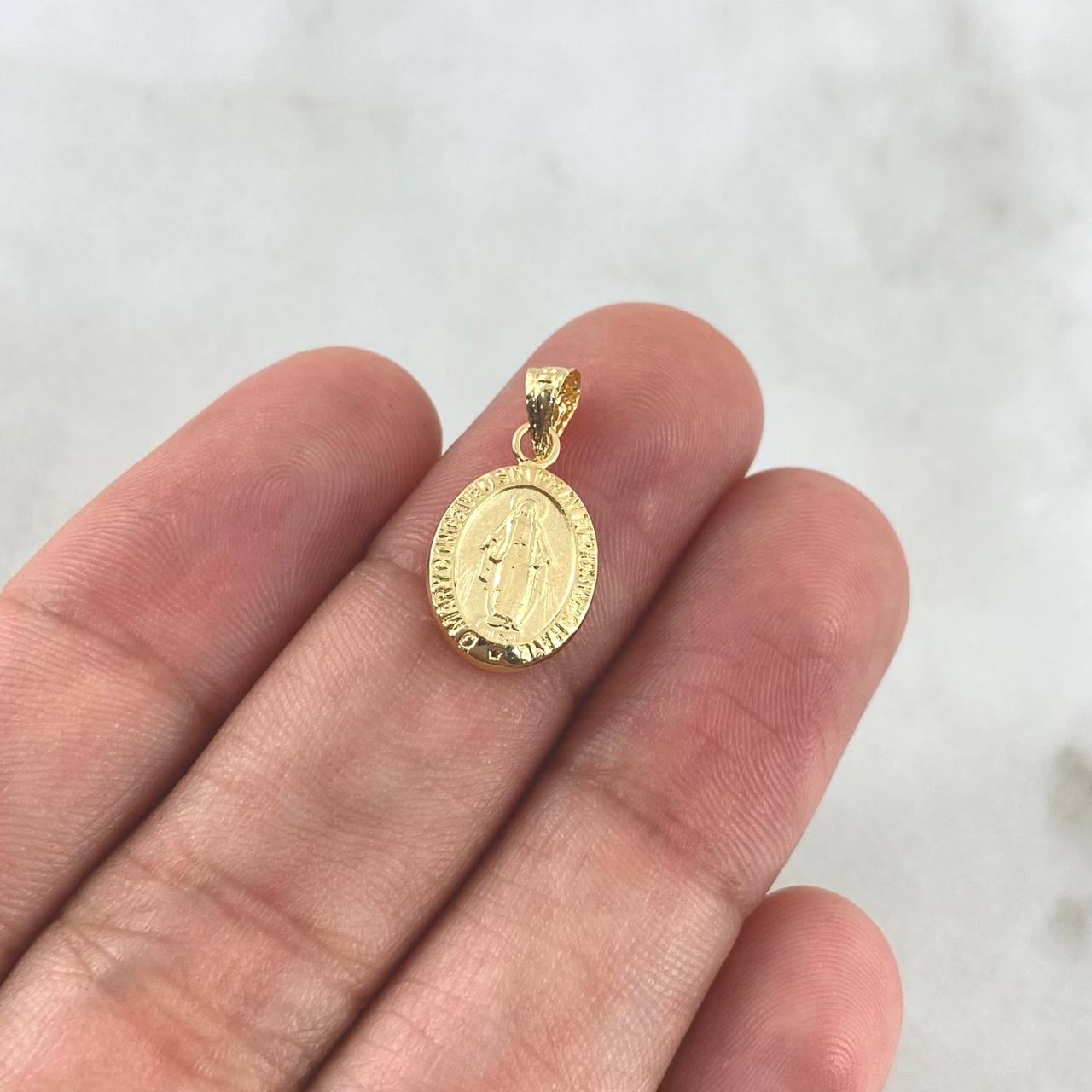 Pendant Virgen Milagrosa 0.55gr / 1.8cm / Stamped Bordered Charger Yellow Gold
