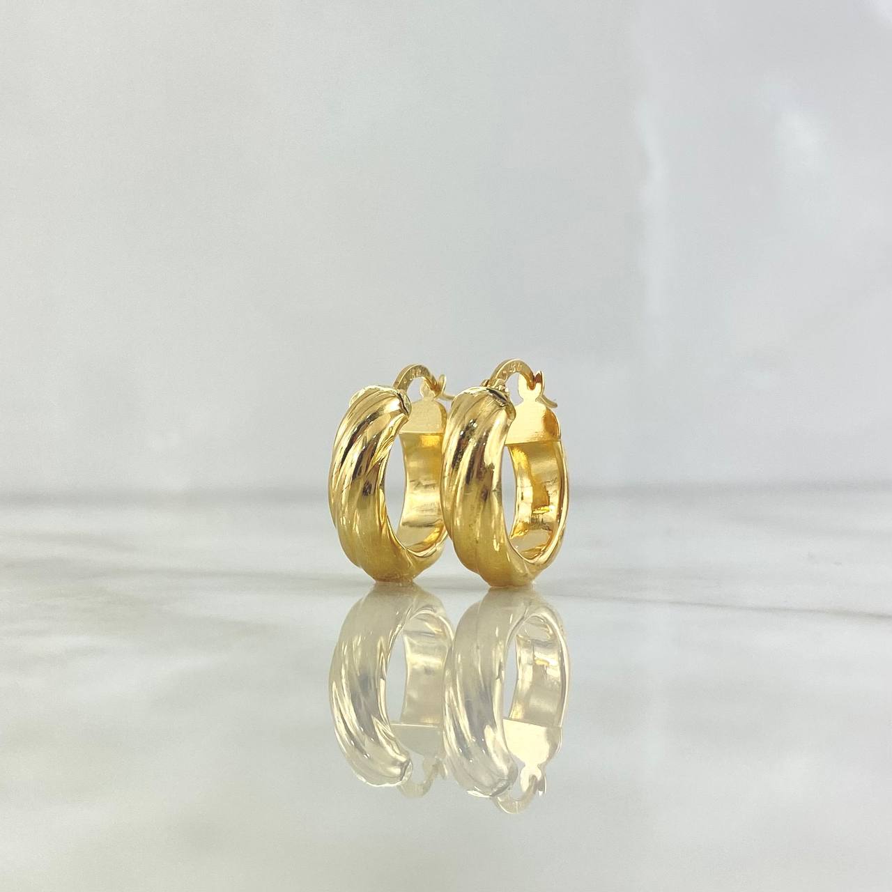 Hoop Earrings Jade 3.4gr / 2cm / Curved Yellow Gold