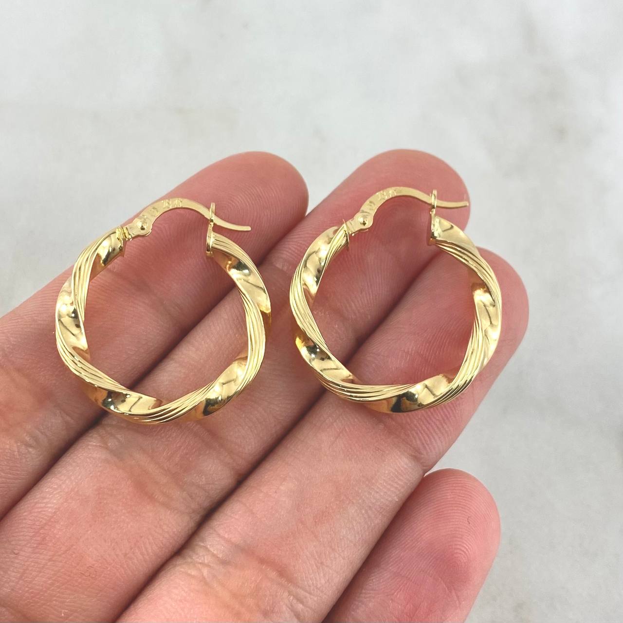Hoop Earrings May 2.5gr / 2.5cm / Semi Twisted Yellow Gold