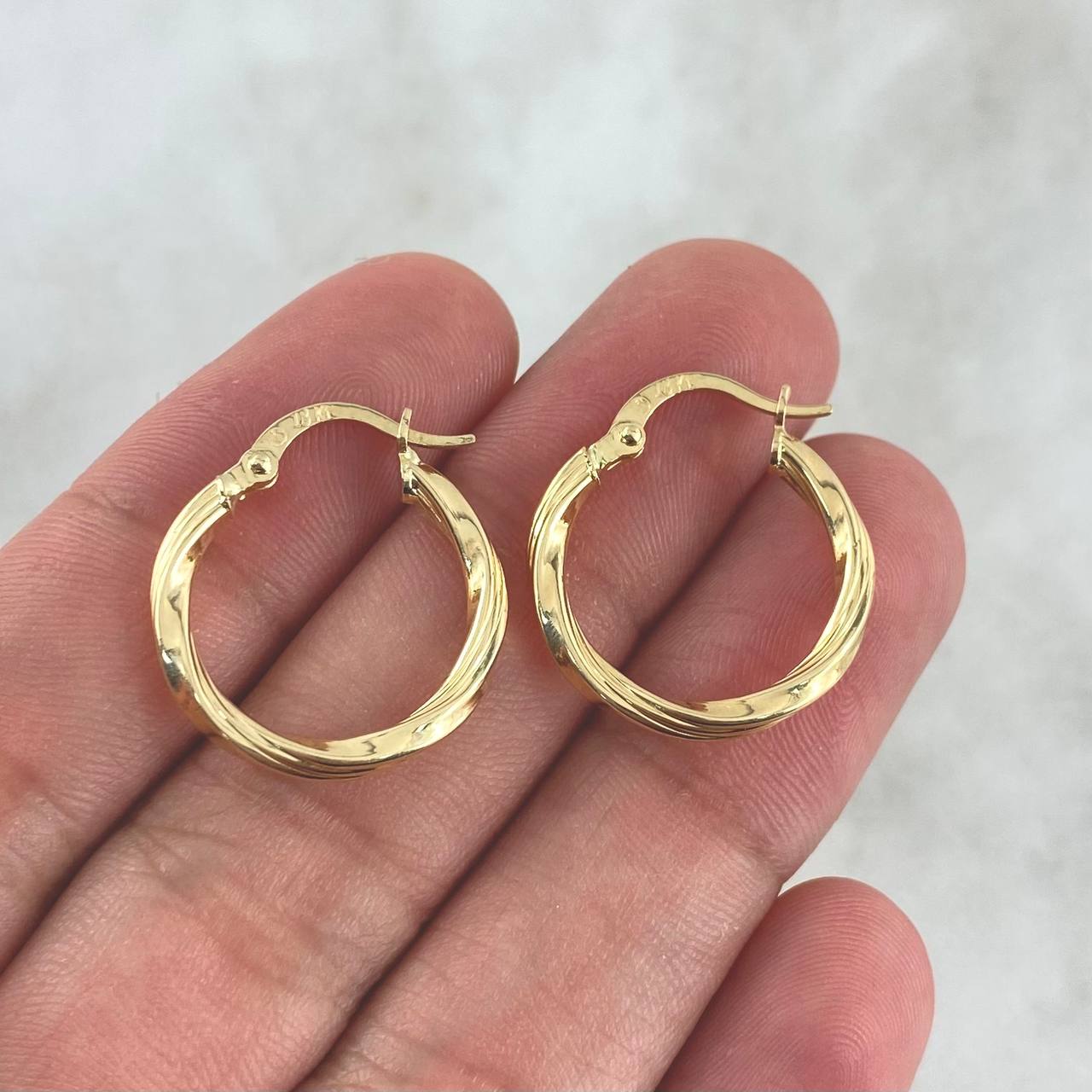 Hoop Earrings Mai 1.6gr / 0.9in / 18K Gold!