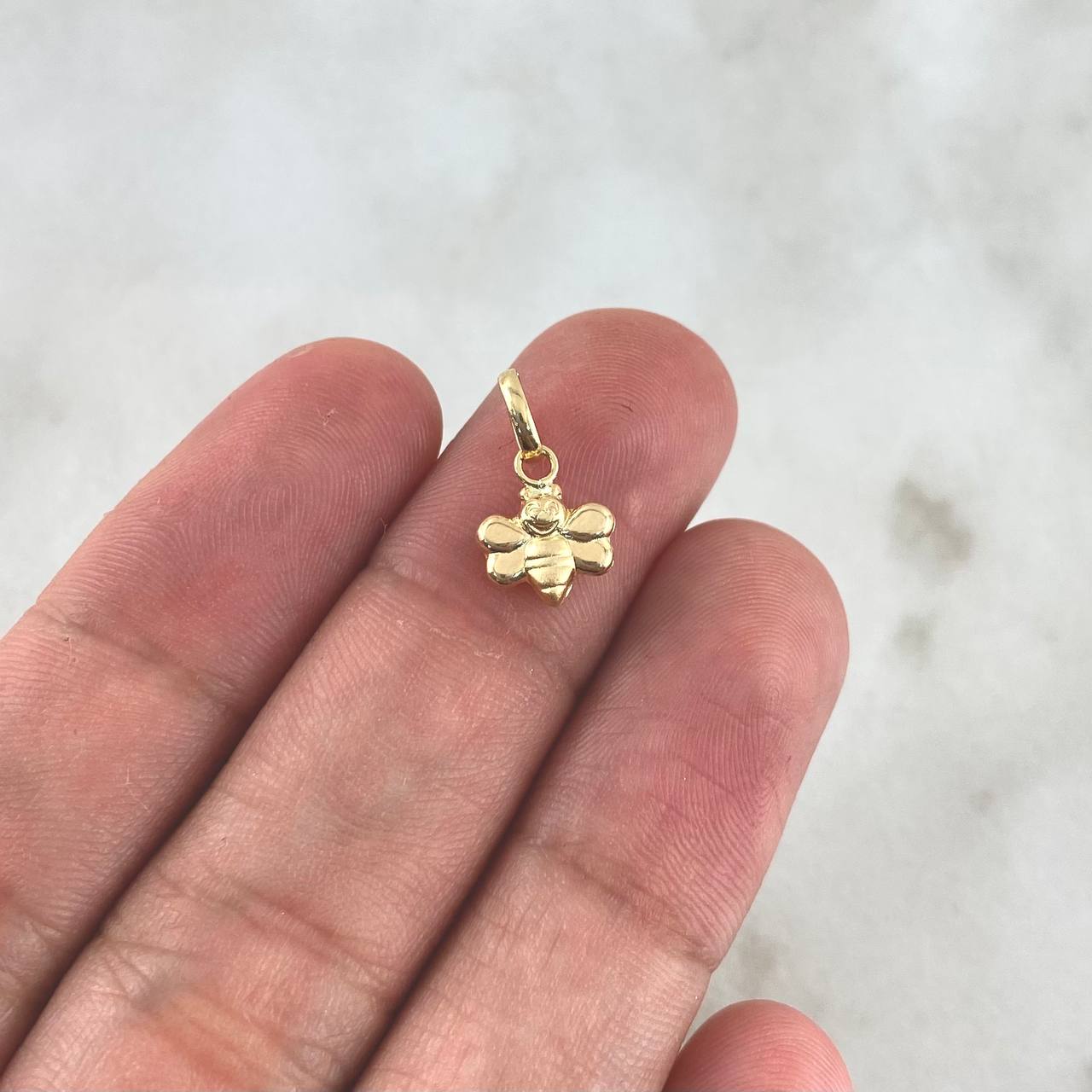 Pendant Bee 0.3gr / 1.4cm / Yellow Gold Stamped