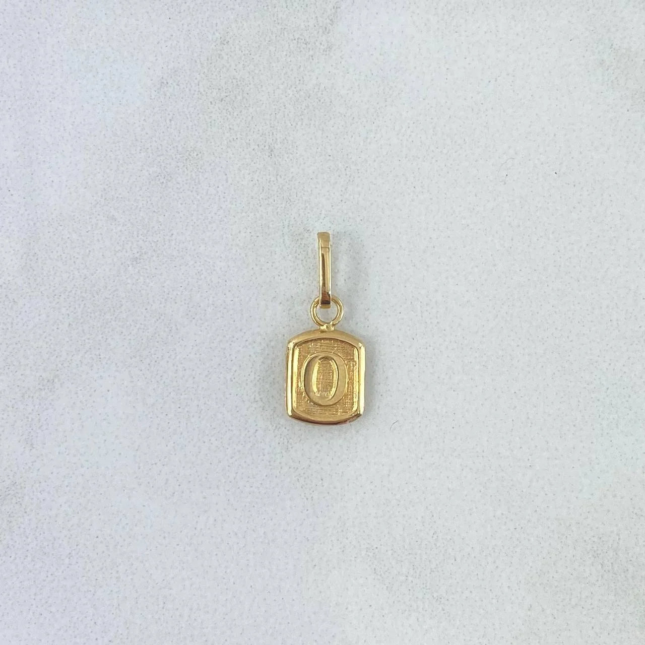 Pendant Letter O 0.3g / 1/2 in Yellow Gold 18K