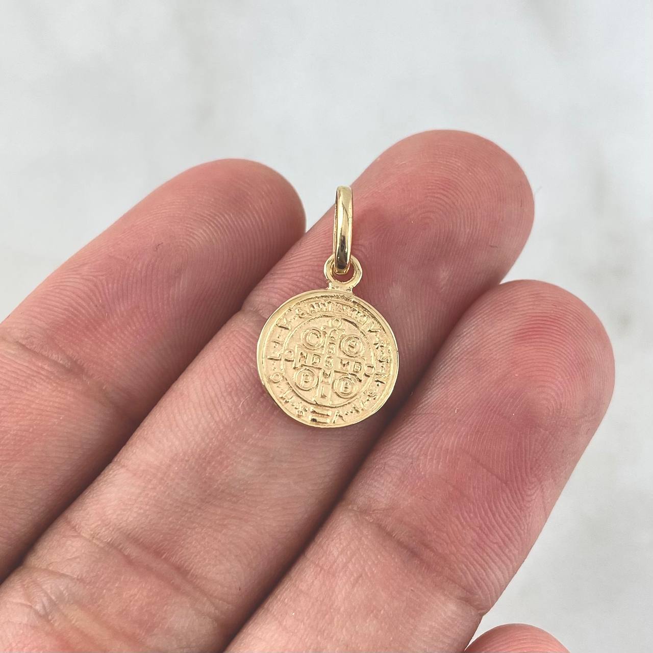 Pendant San Benito 0.95gr / 1.8cm / Flat Medal Yellow Gold ©