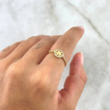 Fingerprint Seal Ring 2.1gr / Size 6 1/2 / White Zircons Yellow Gold