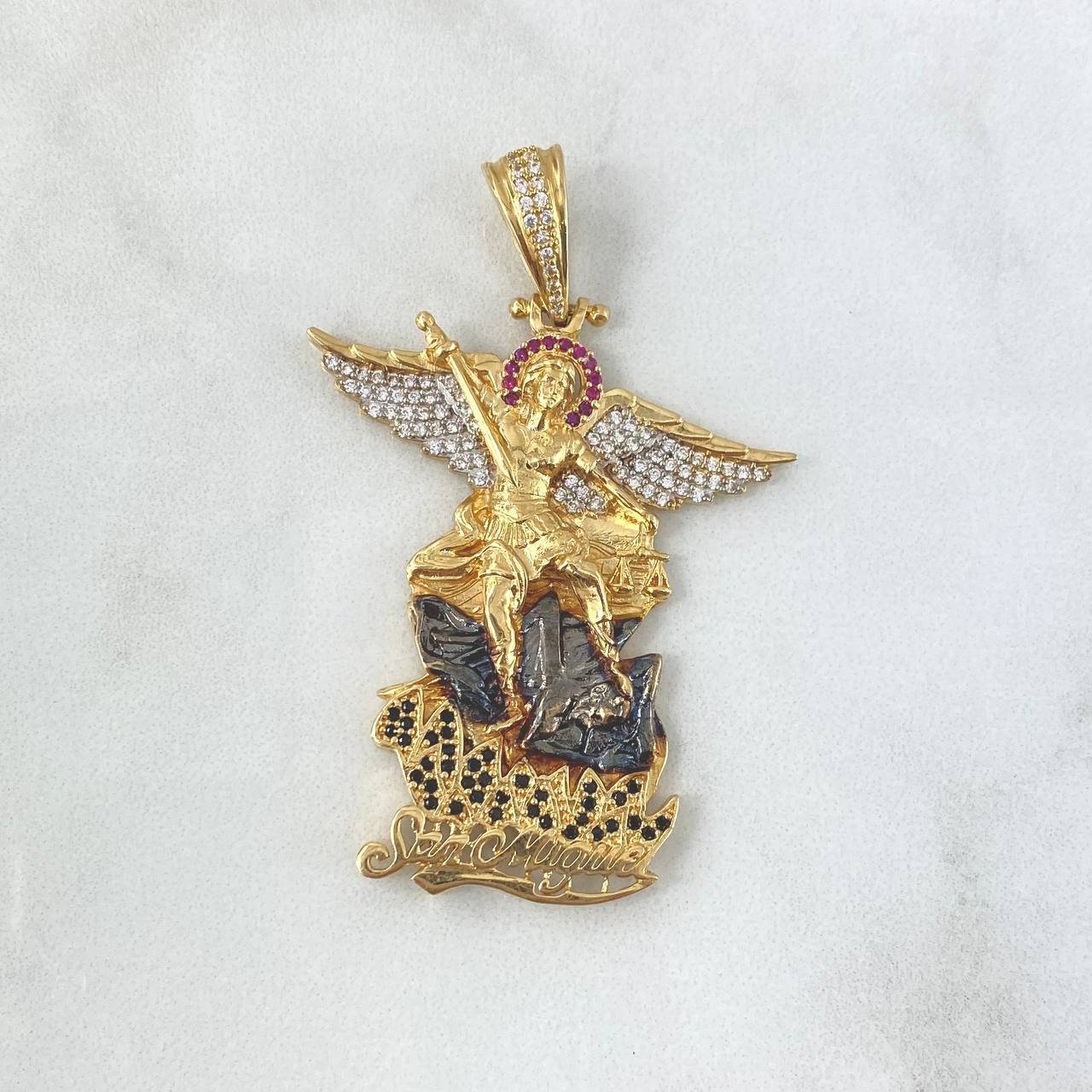 Pendant San Miguel Arcangel 14.05gr / 5.5cm / White, Black, and Fuchsia Zircons Yellow Gold