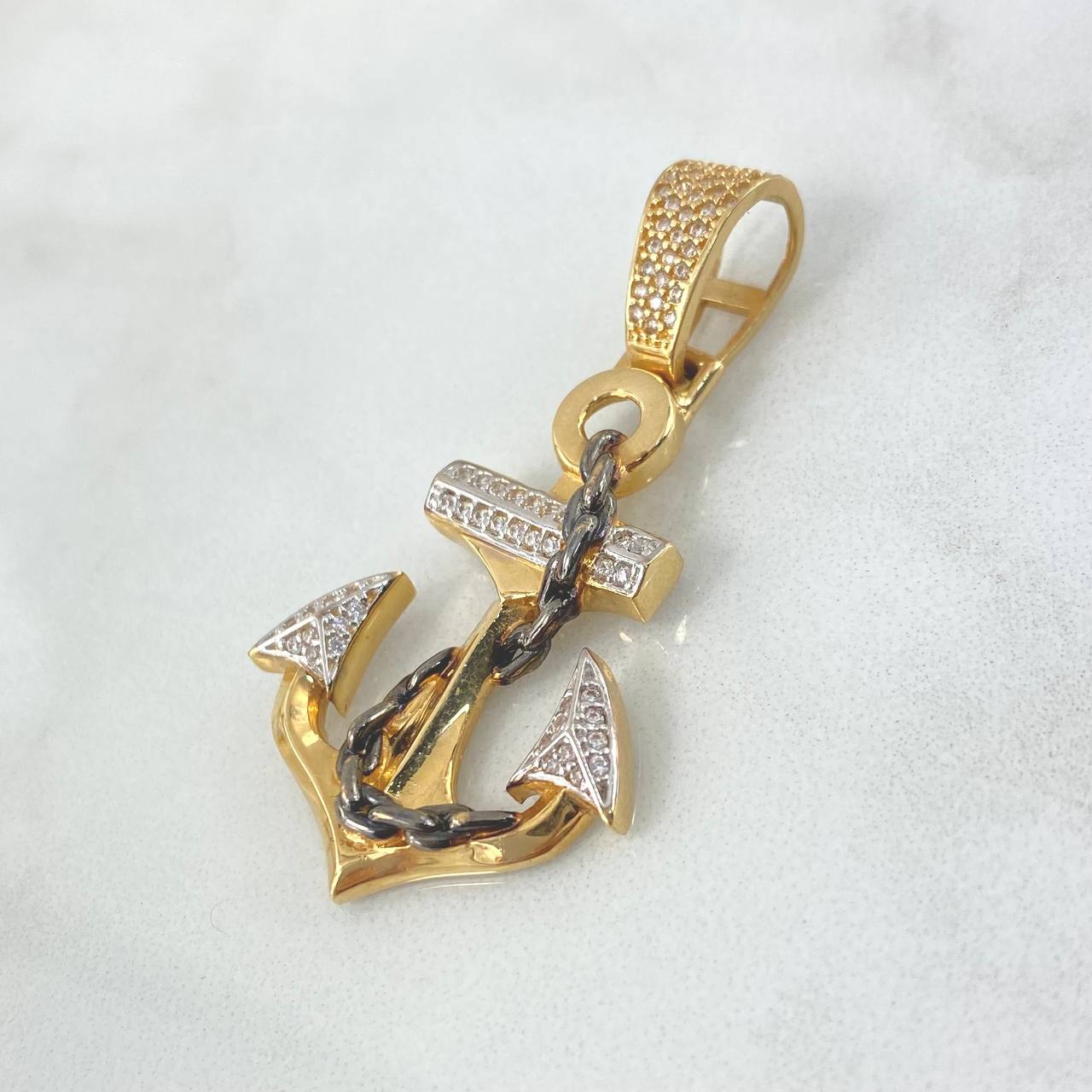 Pendant Anchor Loop 7.45gr / 4.5cm / White Zircons Two-tone Yellow and White Gold