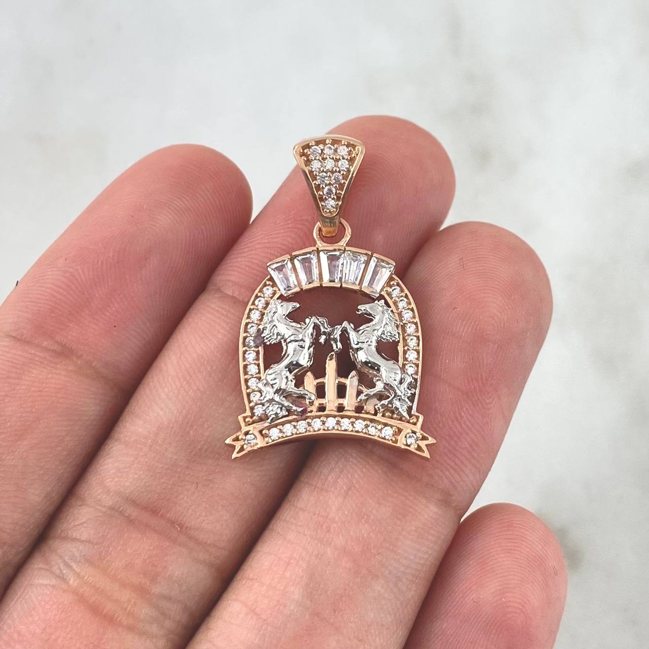 Pendant Horseshoe 3gr / 2.8cm / White Zircons Rose Gold