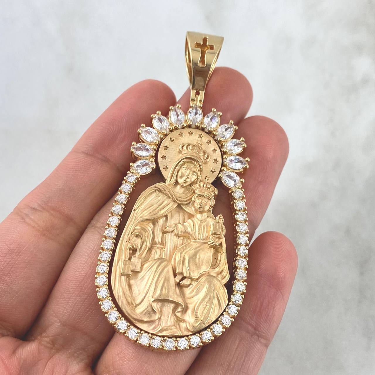 Dije Virgen DeL Carmen Mate 28.05gr / 6.9cm / Circones Blancos Oro Amarillo *