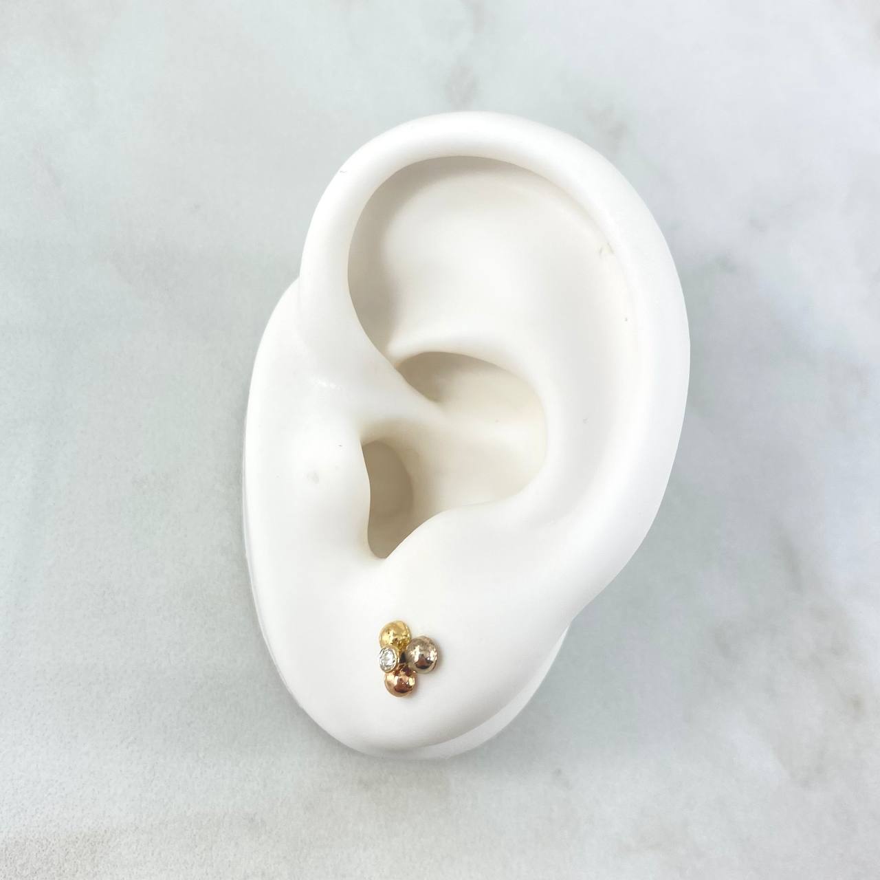 Stud Earrings Trio Beads 0.55gr / 18K Gold