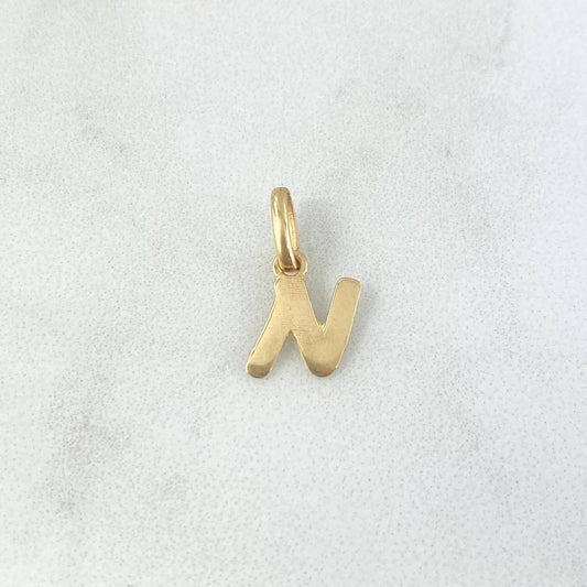 Dije Letra N Cursiva 0.5gr / 1/2 in / Oro Amarillo 18K