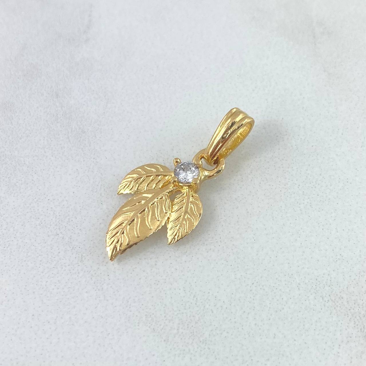 Pendant Triple Leaf 1.9gr / 2.4cm / White Zircon Yellow Gold
