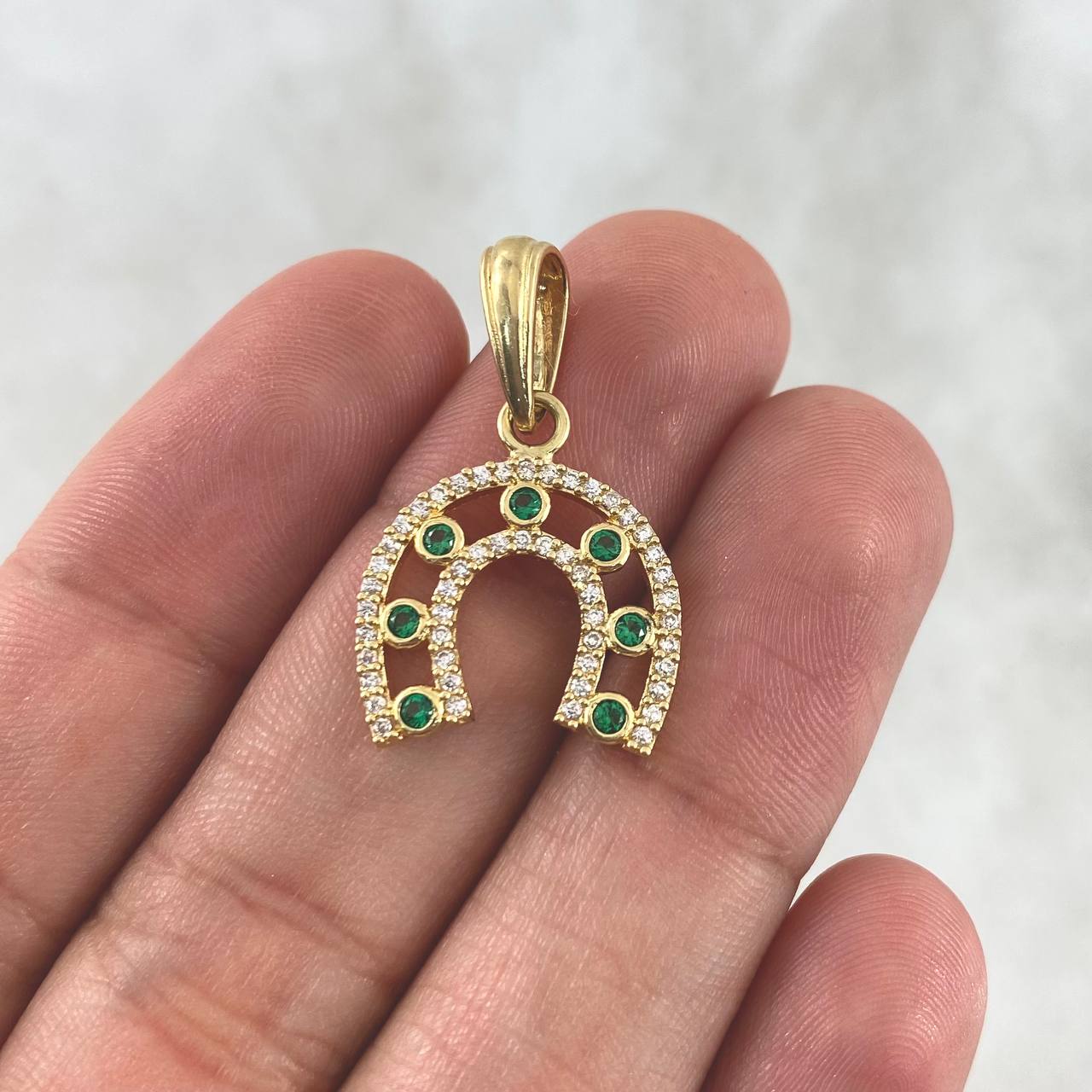 Pendant Horseshoe 2.55gr / 2.6cm / White Zircons - Yellow Gold Green