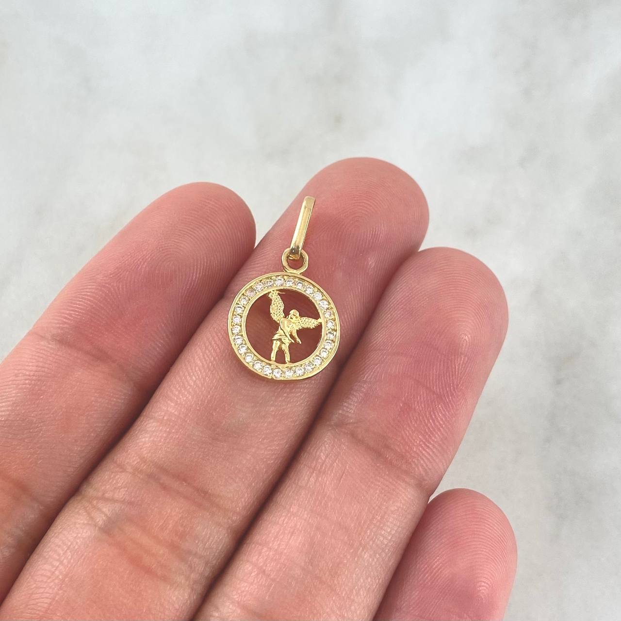 Dije San Gabriel Circular Tupido 1.05g / 3/4 in Oro Amarillo 18K