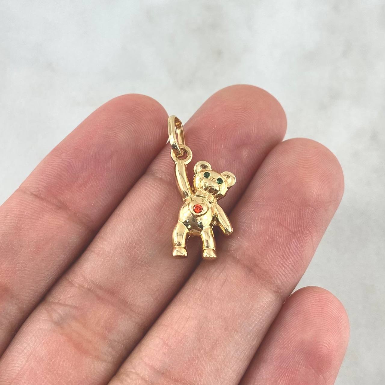 Pendant Bear Little Hand Up 1.75gr / 2.4cm / Orange Zircon Heart - Green Yellow Gold ©