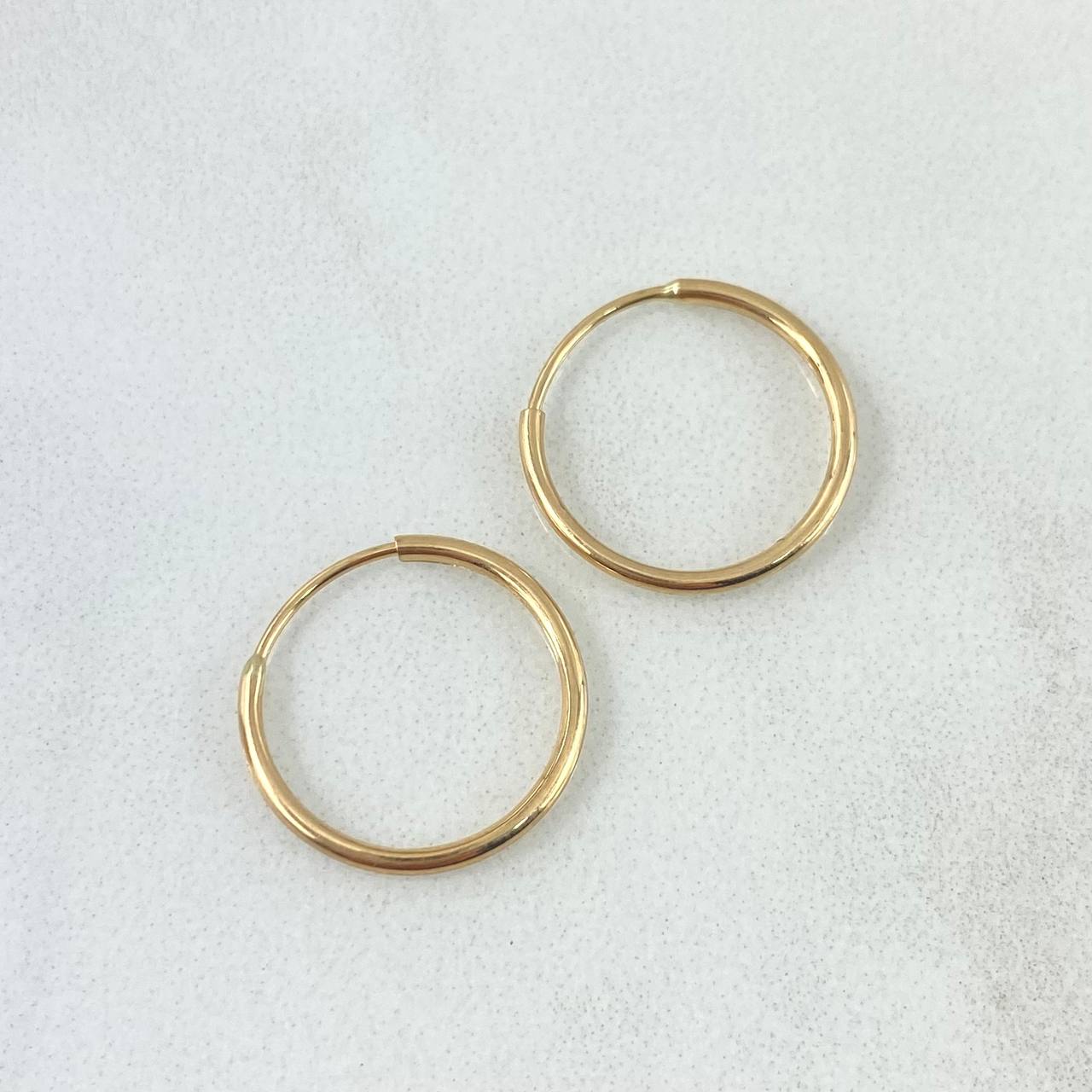 Hoop Earrings Hoop 0.6gr / 0.6in / 18K Gold!
